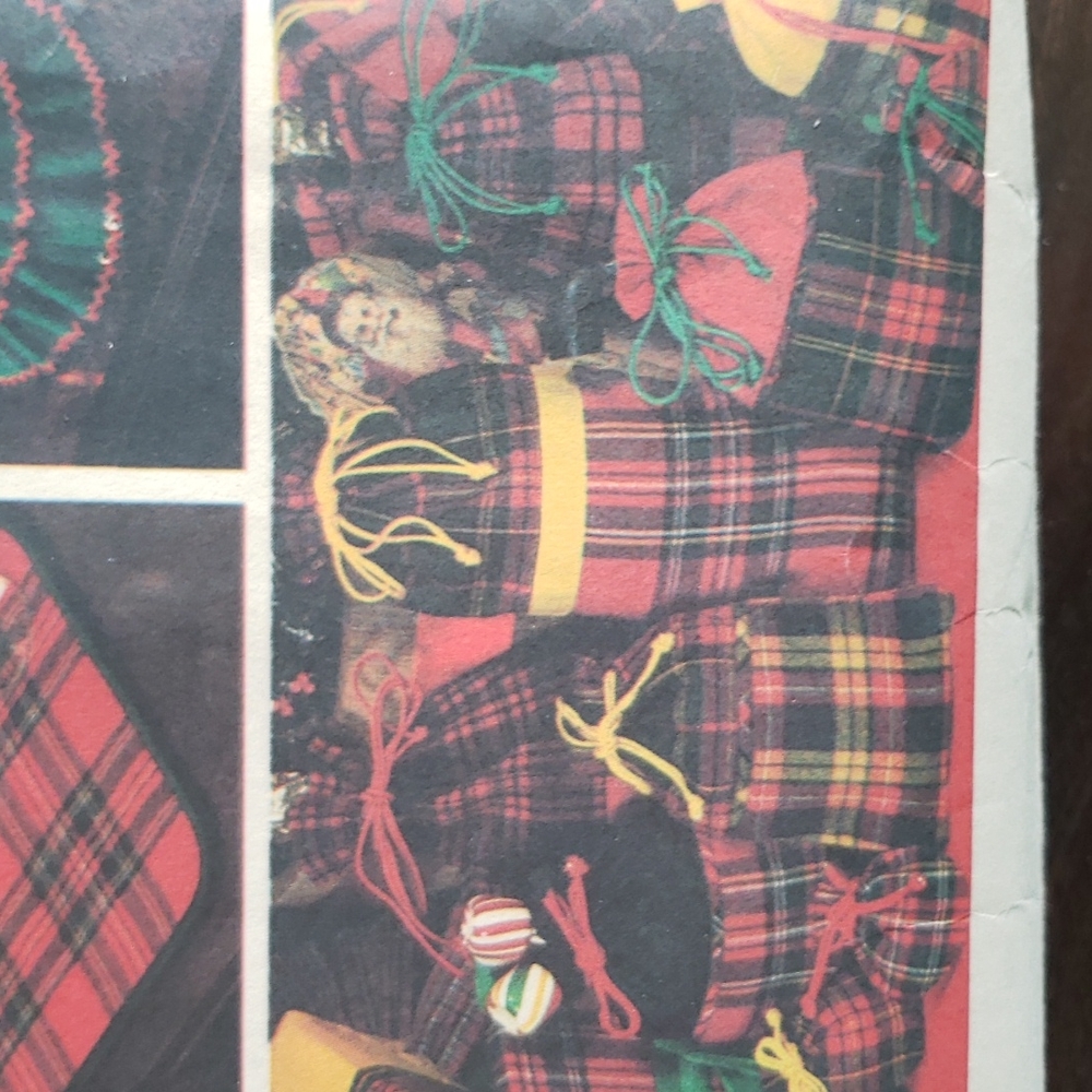 Vogue Patterns Santa Pack 111 1541 Sowing Patterns - Picture 11 of 11